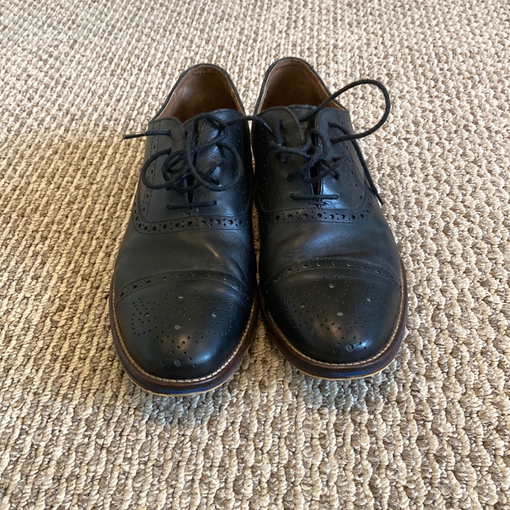 JOHNSTON & MURPHY CAP TOE SHOES